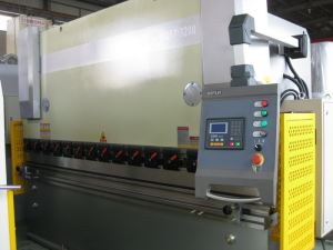 WC67K جمح امدادی موٹر پریس توڑیں-125T3200