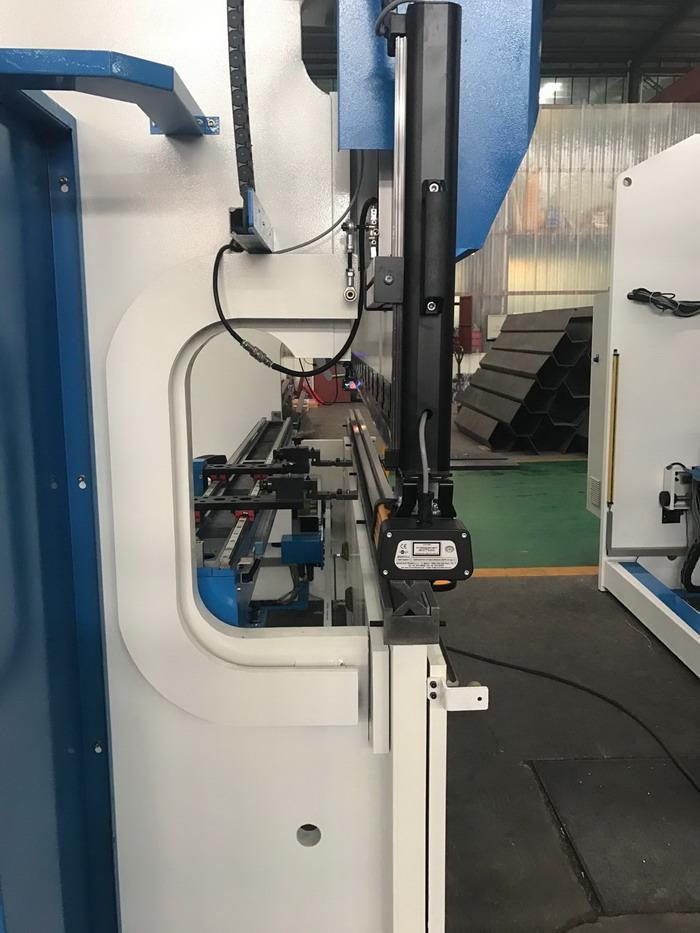 Italy made DSP MCS Laser gaurding for 6 axis YAWEI PBH cnc press brake 160T metal bending